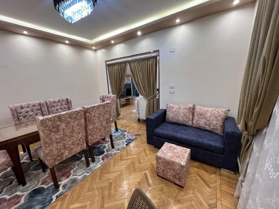 Luxurious In The Heart Of Cairo, Dokki Apartment